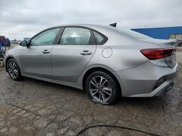 3KPF24AD6PE582877 2023 KIA FORTE - Image 2