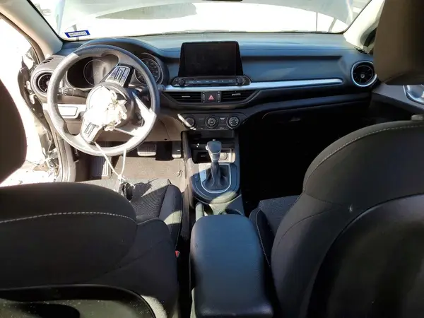 3KPF24AD6PE585245 2023 KIA FORTE - Image 8
