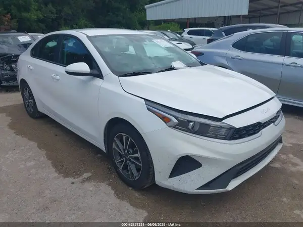 3KPF24AD6PE585357 2023 KIA FORTE - Image 1