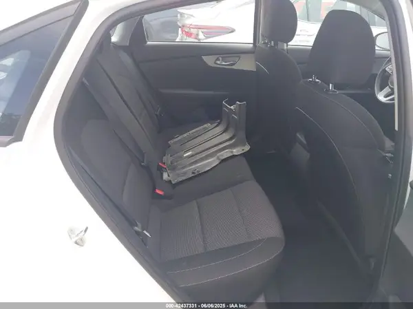3KPF24AD6PE585357 2023 KIA FORTE - Image 8