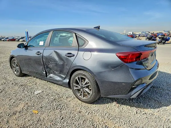 3KPF24AD6PE586086 2023 KIA FORTE - Image 2
