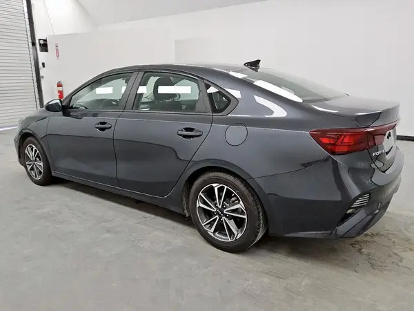 3KPF24AD6PE588114 2023 KIA FORTE - Image 2