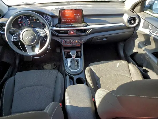 3KPF24AD6PE588422 2023 KIA FORTE - Image 8