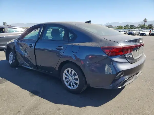 3KPF24AD6PE588873 2023 KIA FORTE - Image 2