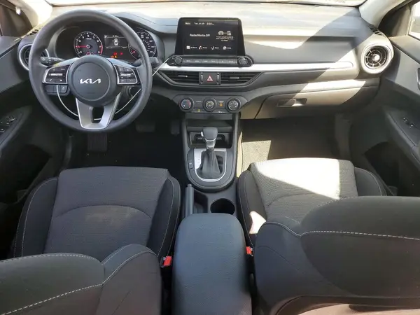 3KPF24AD6PE588873 2023 KIA FORTE - Image 8