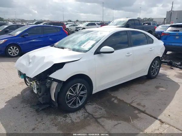 3KPF24AD6PE589005 2023 KIA FORTE - Image 2