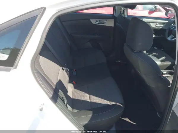 3KPF24AD6PE589036 2023 KIA FORTE - Image 8