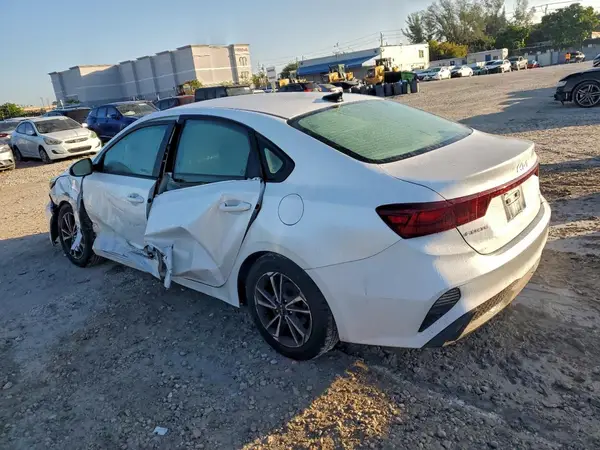 3KPF24AD6PE589988 2023 KIA FORTE - Image 2