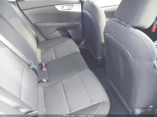 3KPF24AD6PE590574 2023 KIA FORTE - Image 8