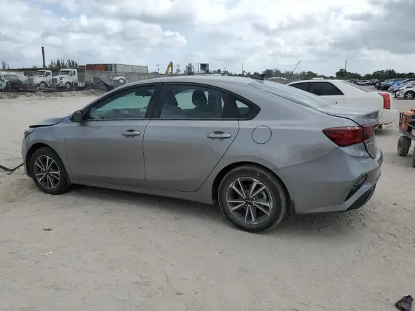 3KPF24AD6PE590977 2023 KIA FORTE - Image 2