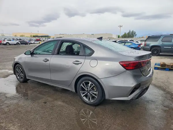 3KPF24AD6PE596374 2023 KIA FORTE - Image 2