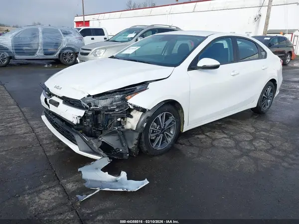 3KPF24AD6PE596620 2023 KIA FORTE - Image 2