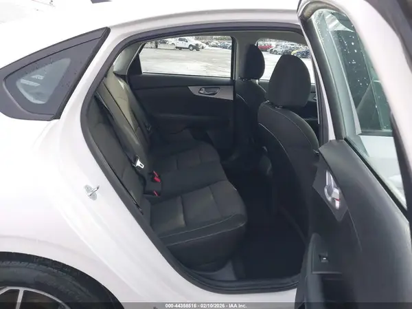 3KPF24AD6PE596620 2023 KIA FORTE - Image 8
