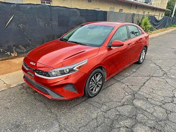 3KPF24AD6PE598206 2023 KIA FORTE - Image 2