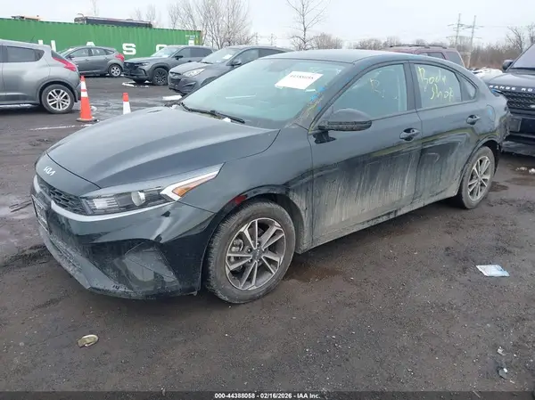 3KPF24AD6PE599419 2023 KIA FORTE - Image 2
