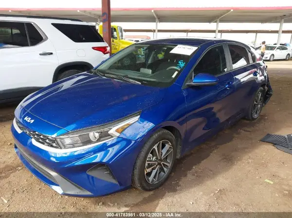 3KPF24AD6PE599856 2023 KIA FORTE - Image 2