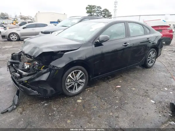 3KPF24AD6PE601315 2023 KIA FORTE - Image 2