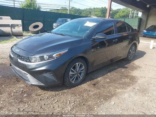 3KPF24AD6PE602416 2023 KIA FORTE - Image 2