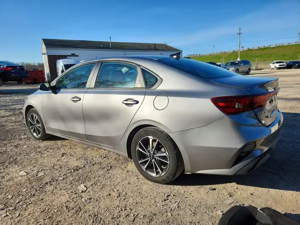 3KPF24AD6PE602786 2023 KIA FORTE - Image 2