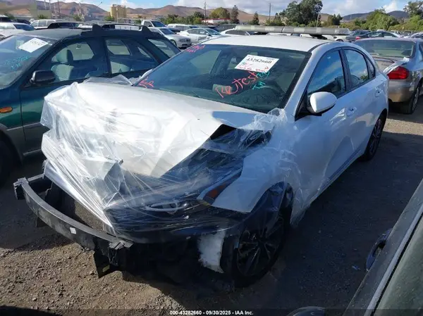3KPF24AD6PE605493 2023 KIA FORTE - Image 2