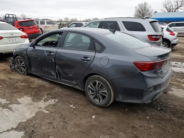 3KPF24AD6PE607132 2023 KIA FORTE - Image 2