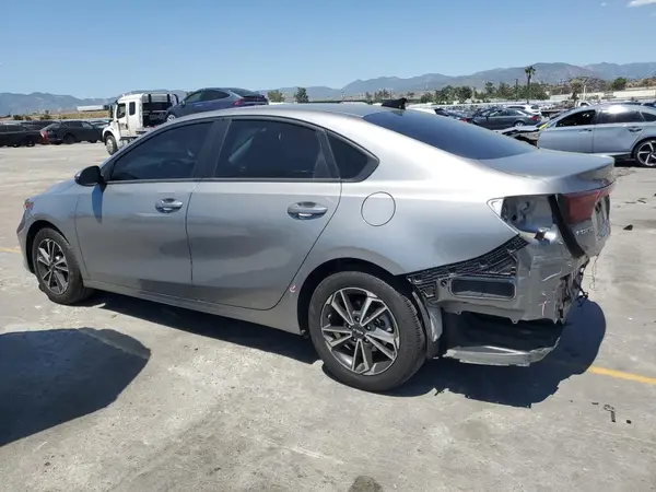 3KPF24AD6PE608393 2023 KIA FORTE - Image 2