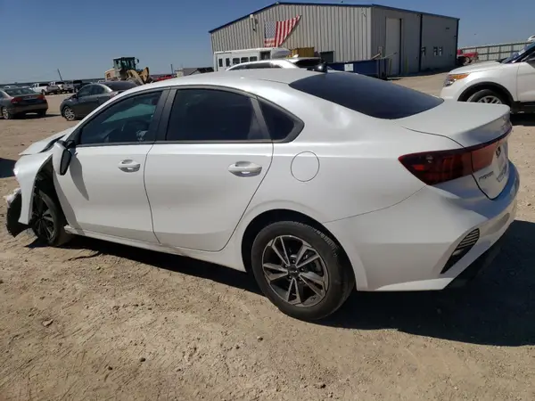 3KPF24AD6PE609057 2023 KIA FORTE - Image 2
