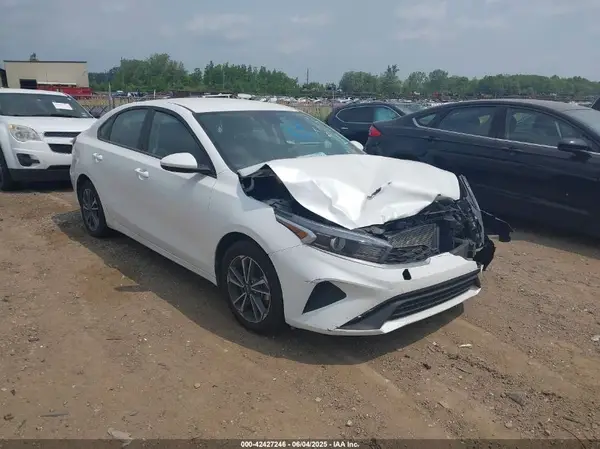 3KPF24AD6PE611746 2023 KIA FORTE - Image 1