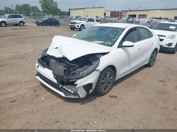 3KPF24AD6PE611746 2023 KIA FORTE - Image 2