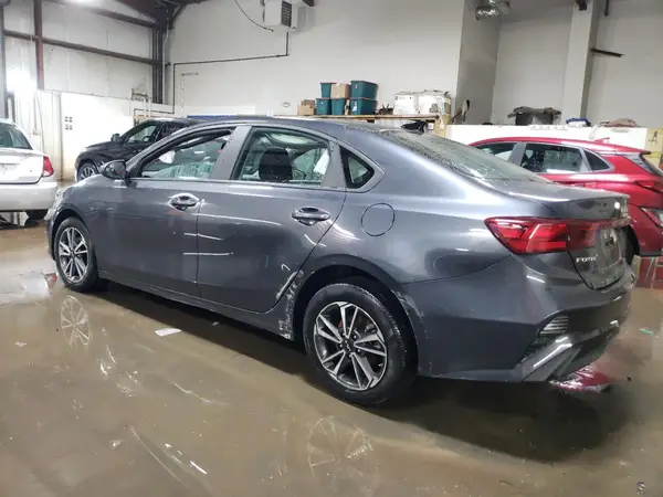 3KPF24AD6PE613898 2023 KIA FORTE - Image 2