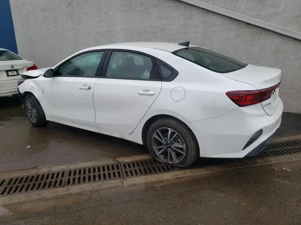 3KPF24AD6PE616011 2023 KIA FORTE - Image 2