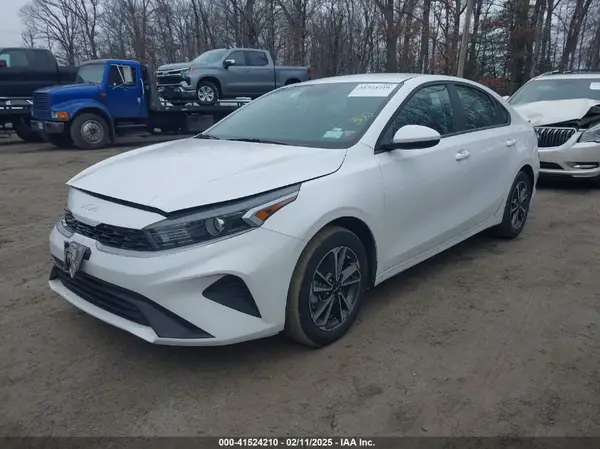 3KPF24AD6PE616400 2023 KIA FORTE - Image 2