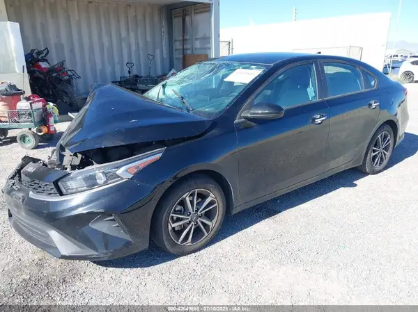 3KPF24AD6PE618342 2023 KIA FORTE - Image 2