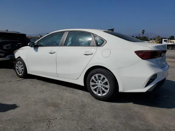 3KPF24AD6PE620320 2023 KIA FORTE - Image 2