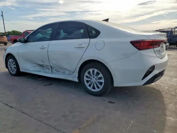 3KPF24AD6PE620592 2023 KIA FORTE - Image 2