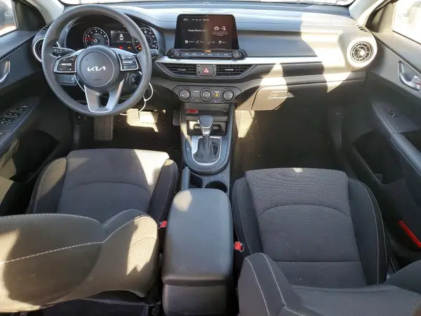 3KPF24AD6PE621483 2023 KIA FORTE - Image 8