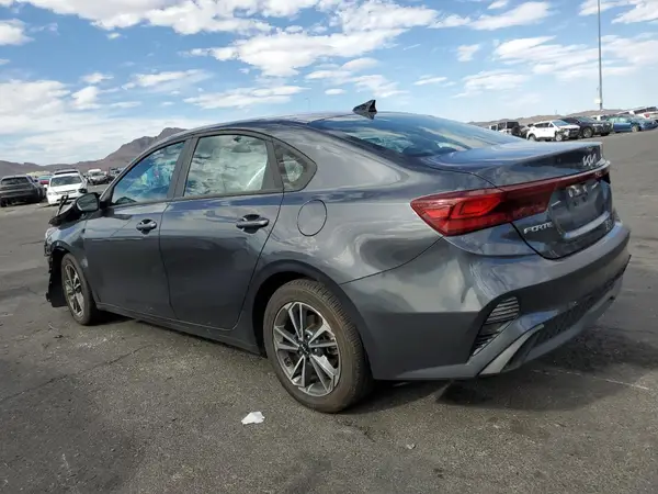 3KPF24AD6PE621676 2023 KIA FORTE - Image 2