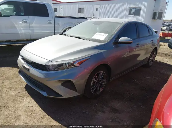 3KPF24AD6PE622312 2023 KIA FORTE - Image 2