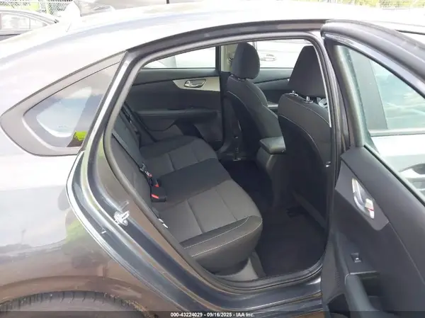 3KPF24AD6PE622827 2023 KIA FORTE - Image 8