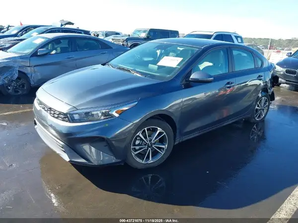 3KPF24AD6PE623931 2023 KIA FORTE - Image 2
