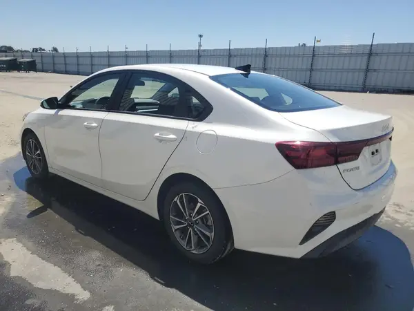 3KPF24AD6PE624917 2023 KIA FORTE - Image 2