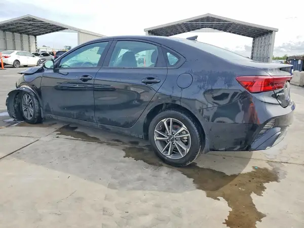 3KPF24AD6PE626425 2023 KIA FORTE - Image 2