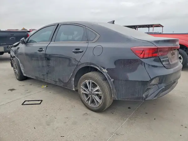 3KPF24AD6PE628045 2023 KIA FORTE - Image 2