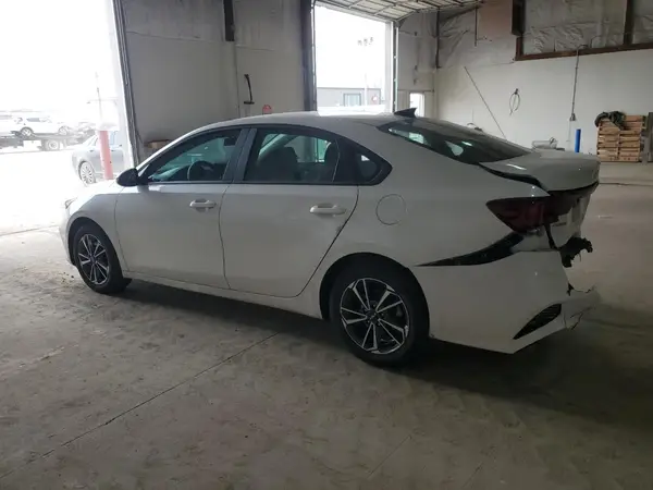 3KPF24AD6PE631320 2023 KIA FORTE - Image 2