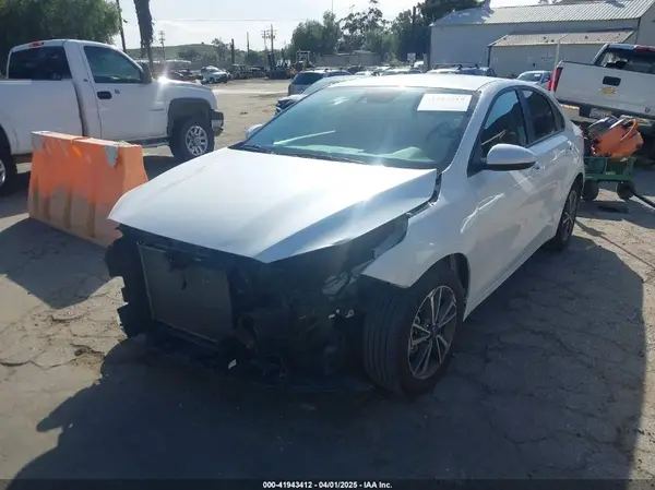 3KPF24AD6PE636307 2023 KIA FORTE - Image 2