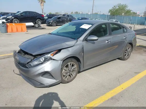3KPF24AD6PE637070 2023 KIA FORTE - Image 2
