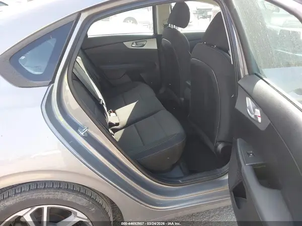 3KPF24AD6PE637070 2023 KIA FORTE - Image 8