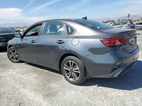3KPF24AD6PE637649 2023 KIA FORTE - Image 2