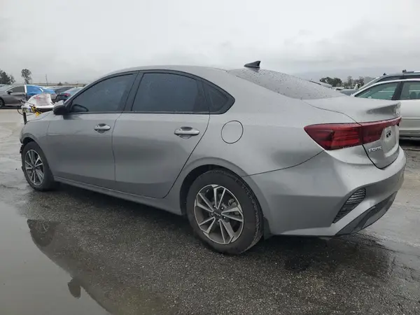 3KPF24AD6PE640583 2023 KIA FORTE - Image 2