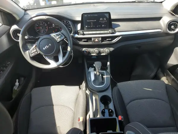 3KPF24AD6PE641250 2023 KIA FORTE - Image 8